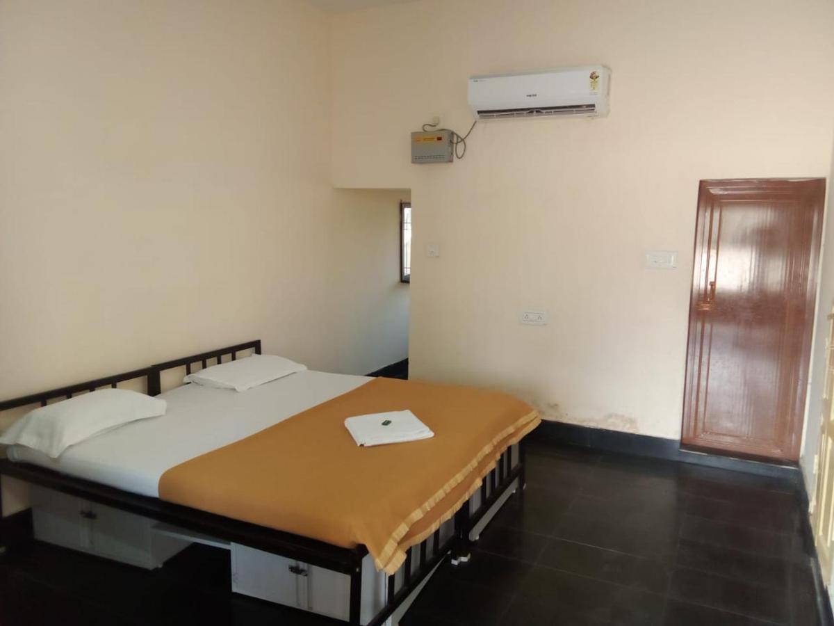 Heritage Bagala Dharmasala Hotel Puri Eksteriør billede